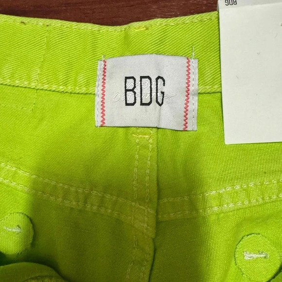Urban Outfitters BDG Longline Carpenter Denim
Shorts/Green/Size 28 - Picture 7 of 11